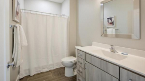 Landing at Republic At Alamo Heights - 2 Bedrooms in Uptown Central